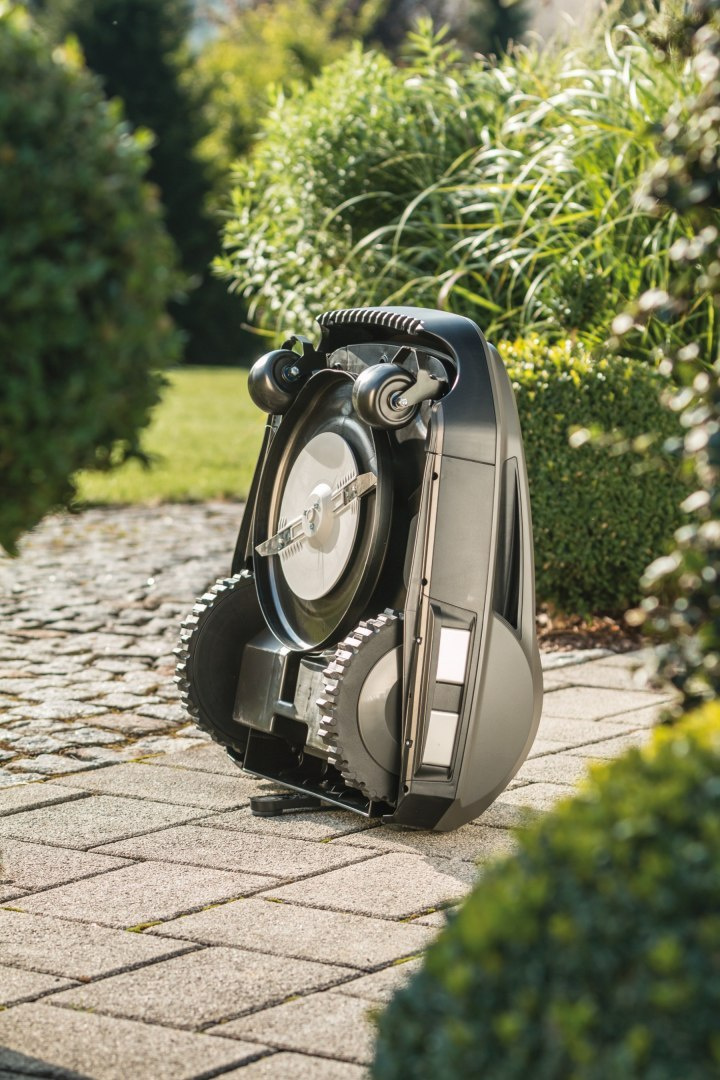 Kosiarka robot koszący SOLO by AL-KO ROBOLINHO posiada podwójny nóż do mulczowania Kosiarka robot koszący SOLO by AL-KO ROBOLINHO posiada podwójny nóż do mulczowania