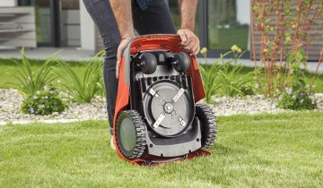 Kosiarka robot koszący AL-KO ROBOLINHO posiada bezstopniową wysokość koszenia Kosiarka robot koszący AL-KO ROBOLINHO posiada bezstopniową wysokość koszenia