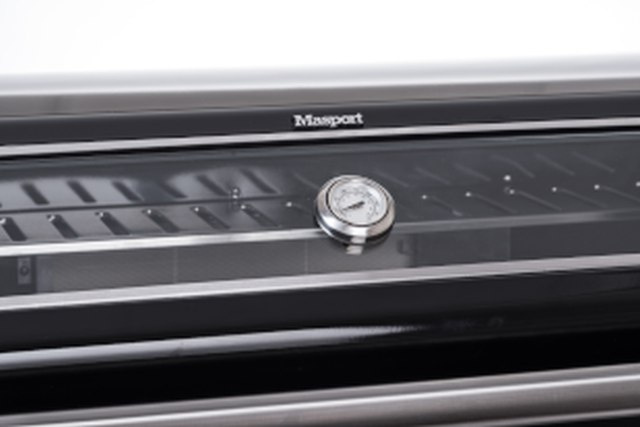 Grill gazowy Masport BBQ MB4000 z wskaźnikiem temperatury grillowania Grill gazowy Masport BBQ MB4000 z wskaźnikiem temperatury grillowania