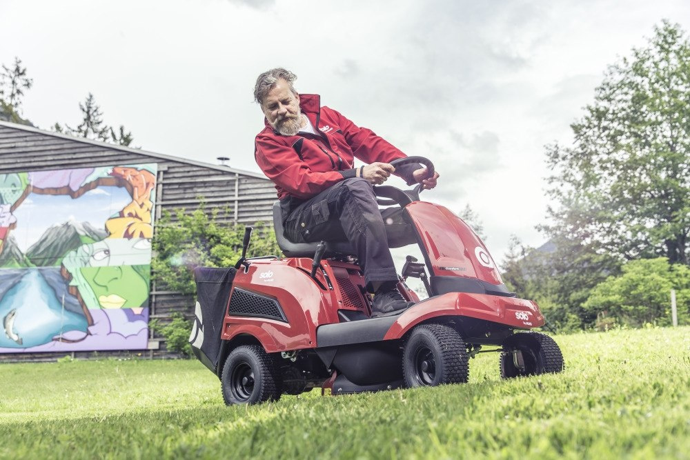 Traktor ogrodowy solo by AL-KO R 7-63.8 A ze zbiornikiem na skoszoną trawę Traktor ogrodowy solo by AL-KO R 7-63.8 A ze zbiornikiem na skoszoną trawę